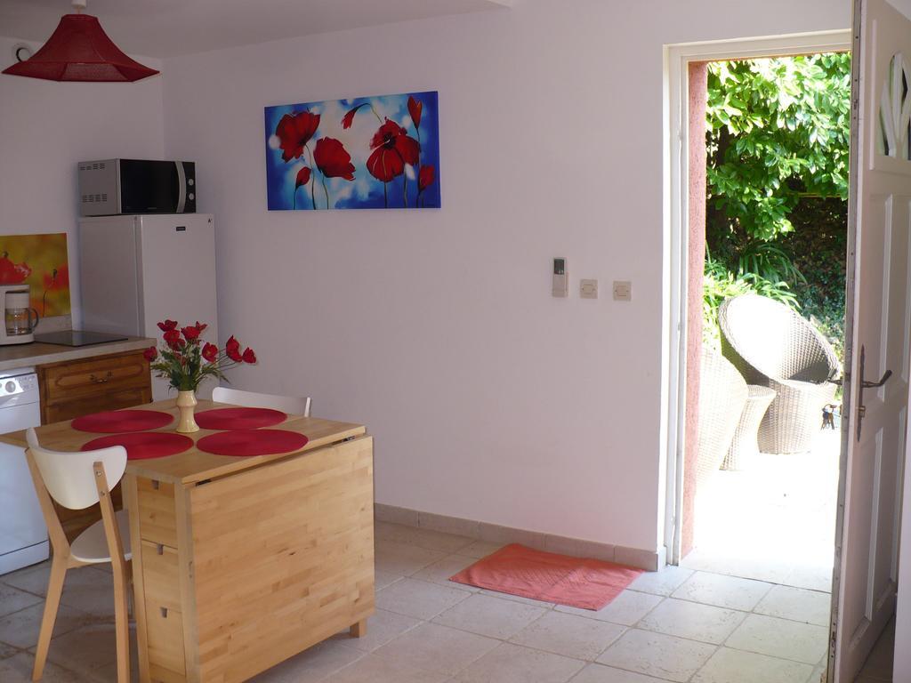Soleil Rouge Apartman Les Adrets-de-l'Esterel Szoba fotó